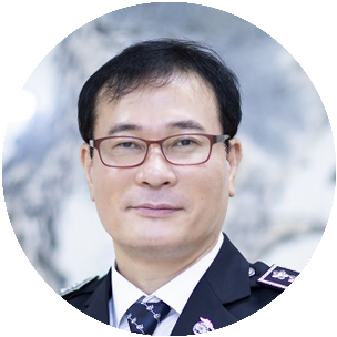 진주교도소장 조형근 프로필 사진